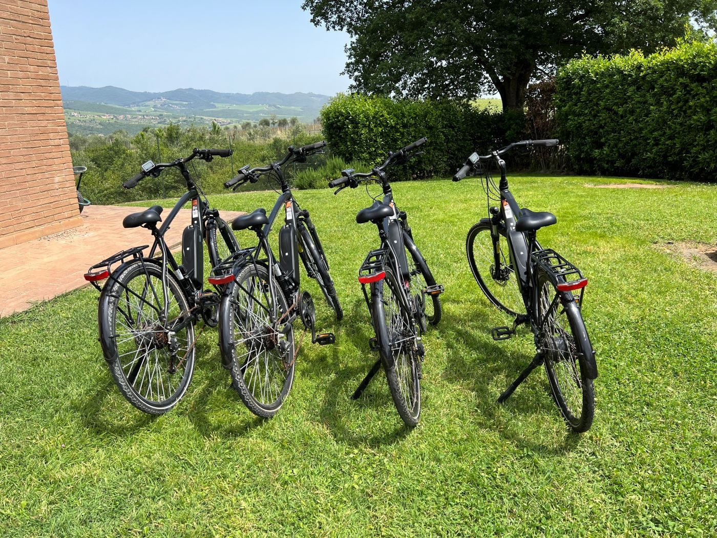 Six e-bikes ready for use in Chianti
